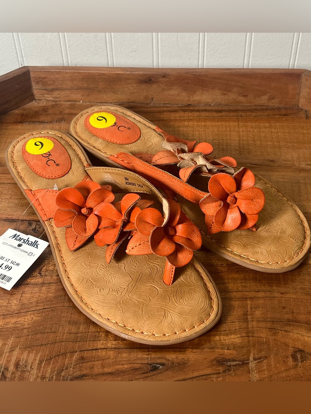B.O.C. Born size 9 flower sandals slide flip thong flats